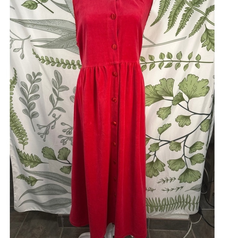 Elegant Red Button-Down Dress